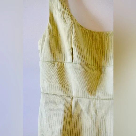 HELLOMOLLY - Picture 8 of 9